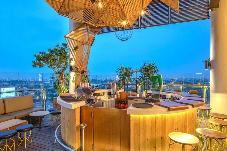 10 Rekomendasi Restoran Terbaik dengan Pemandangan Menarik 5 Rekomendasi restoran terbaik dengan pemandangan menarik